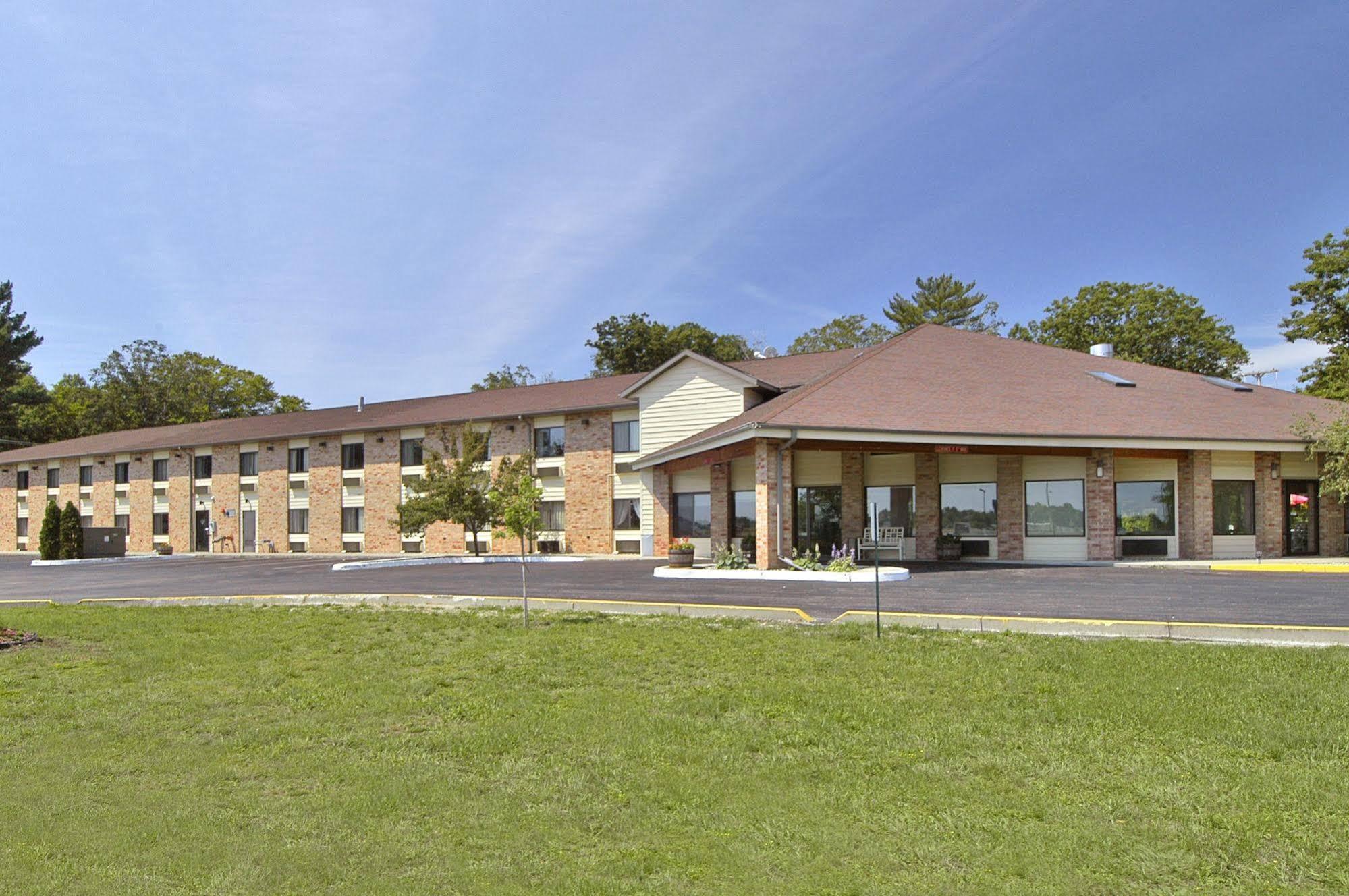 Baymont By Wyndham Muskegon Hotell Eksteriør bilde