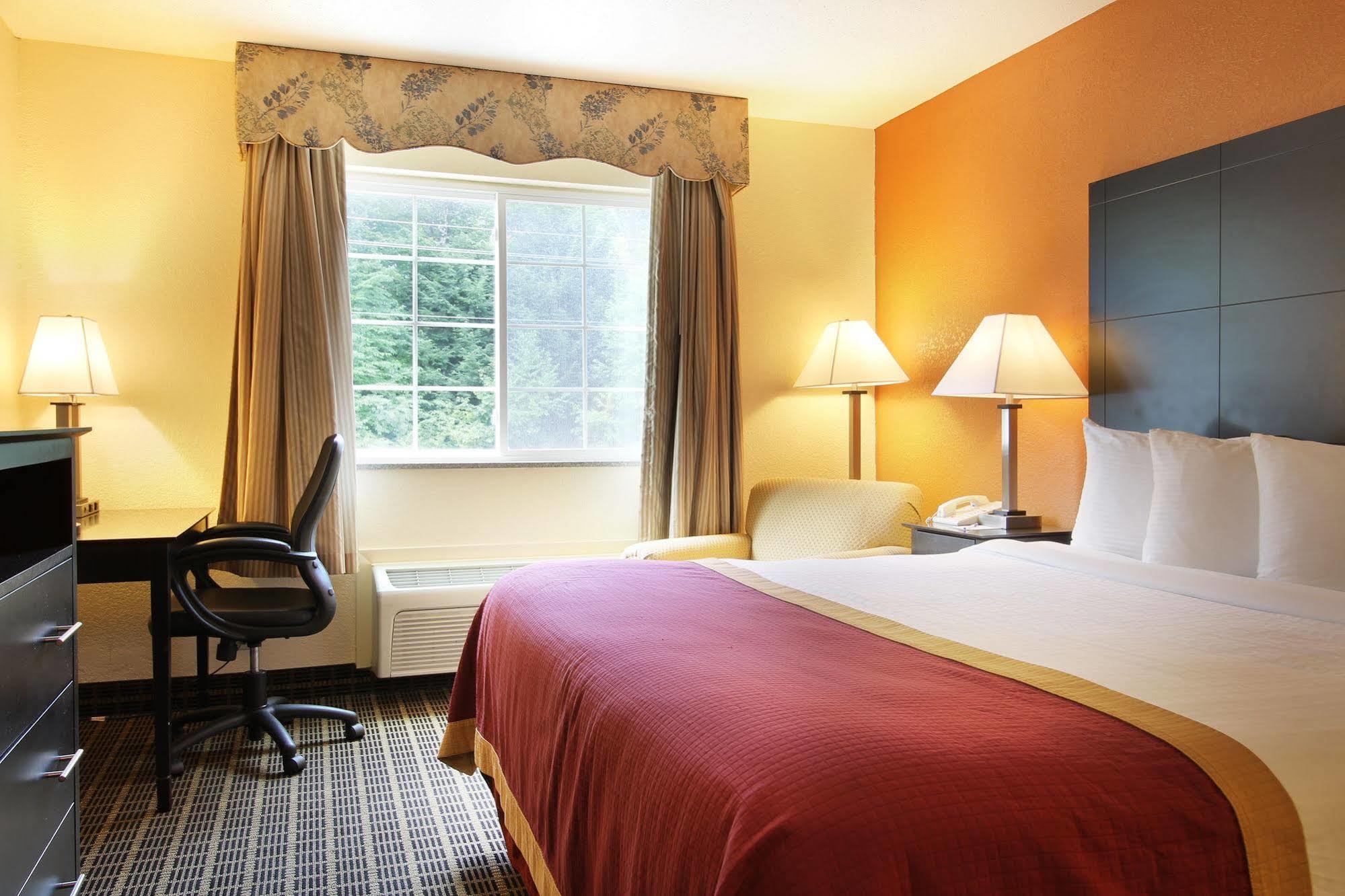 Baymont By Wyndham Muskegon Hotell Eksteriør bilde