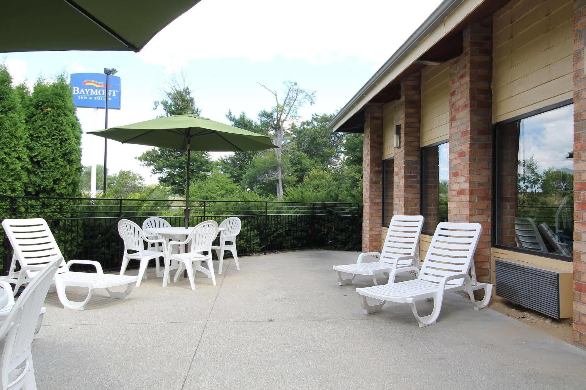 Baymont By Wyndham Muskegon Hotell Eksteriør bilde
