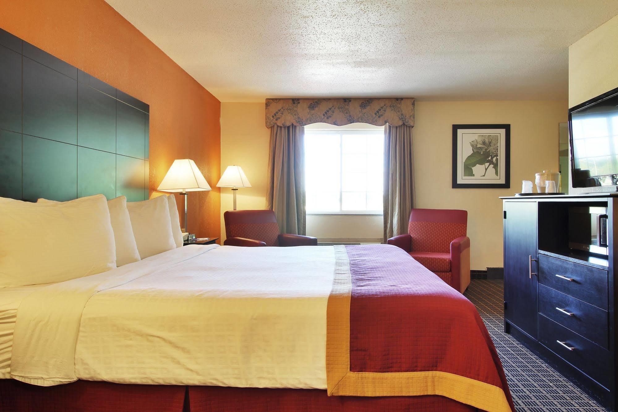 Baymont By Wyndham Muskegon Hotell Eksteriør bilde